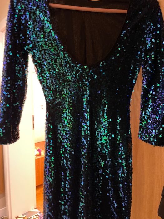 Рокля с пайети, зелена, с гол гръб, вталена, размер S