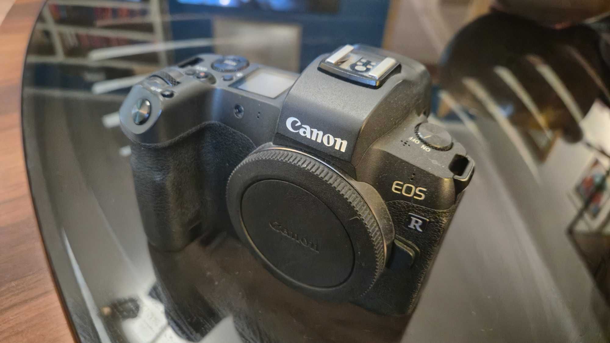 Безогледален фотоапарат Canon EOS R