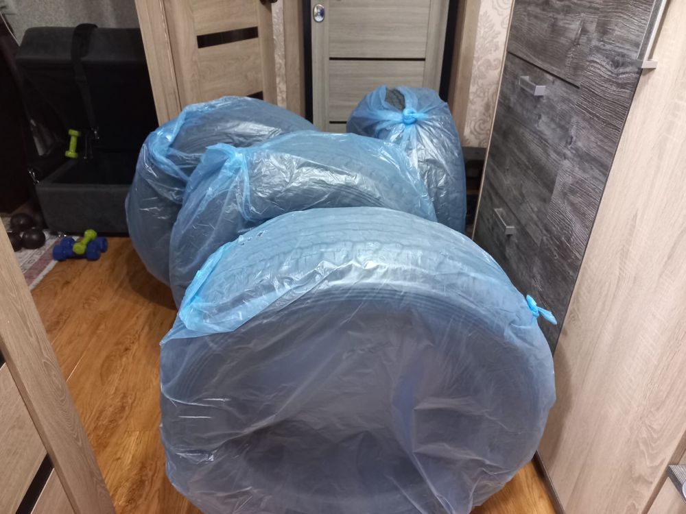 Продам летнюю резину Dunlop 265/60 R18