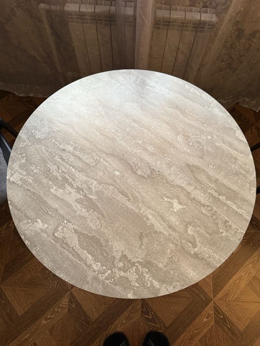 Круглый стол AIKO