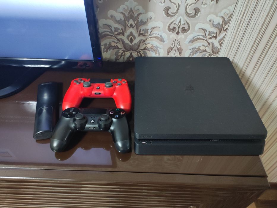 PS4 в отличном состоянии
