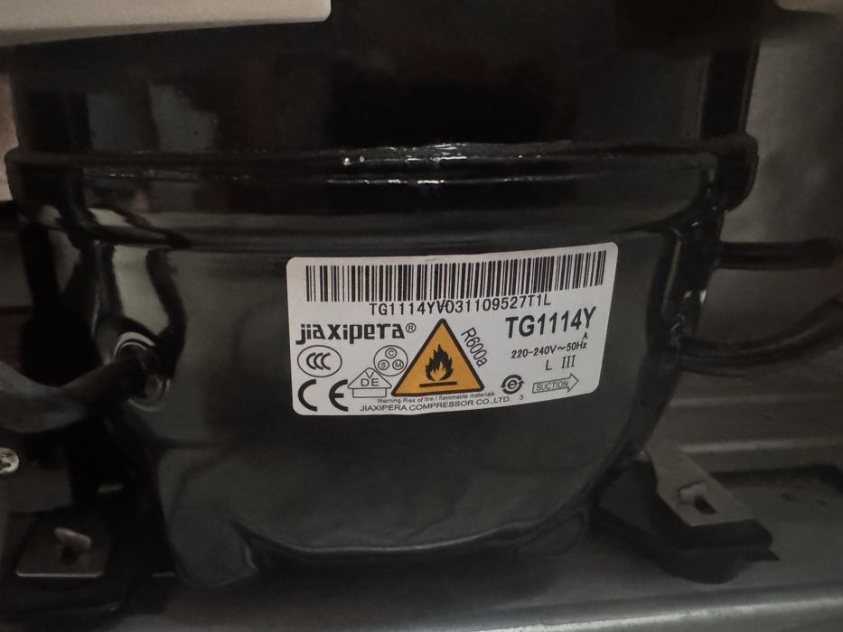 Defect Frigider Beko/combina frigorifica pentru reprat sau piese/motor