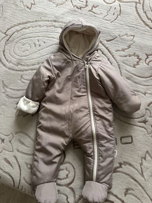 Продам дет осенний-весенний комбинезон от 2 мес до 9 мес