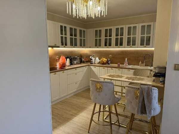 Продава се Многостаен апартамент в Пловдив, Кършияка - 320 кв.м за 2750 €/кв.м - Снимка #4
