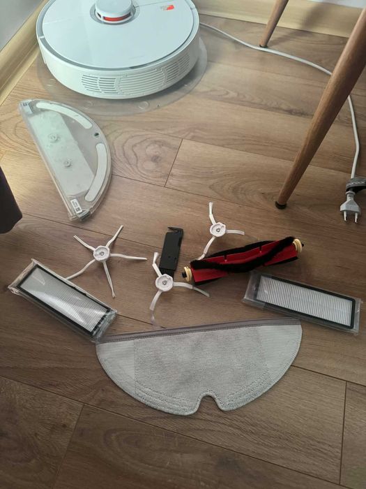 робот Roborock S5