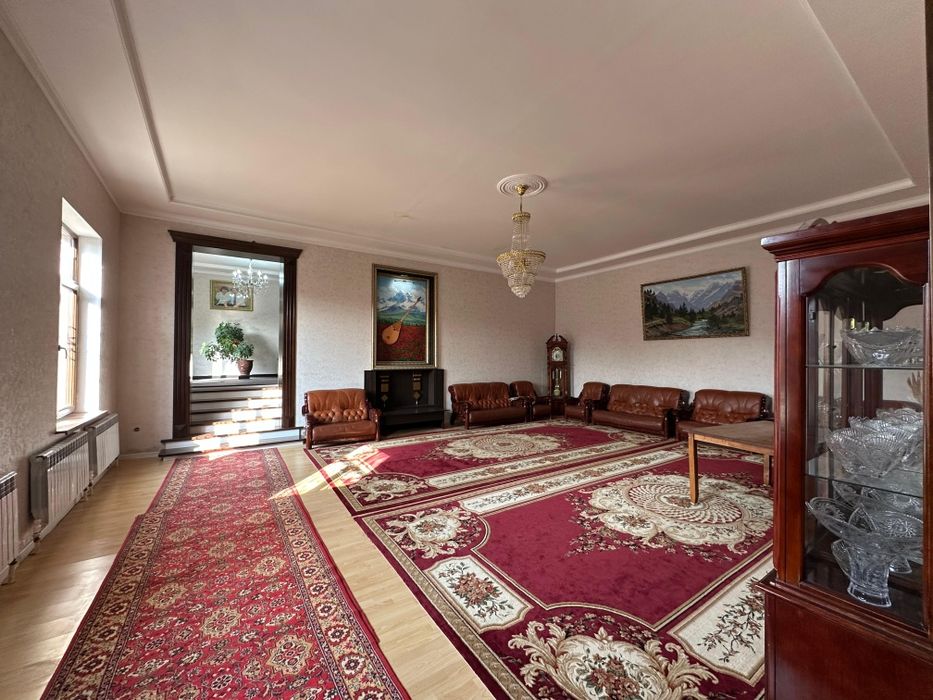 Благоустроенный 2-х этажный дом в микрорайоне "ТАСКЕН", 22,5 сотки.