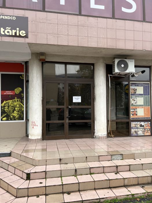 Spatiu comercial 23 mp de inchiriat str Dacia nr 20