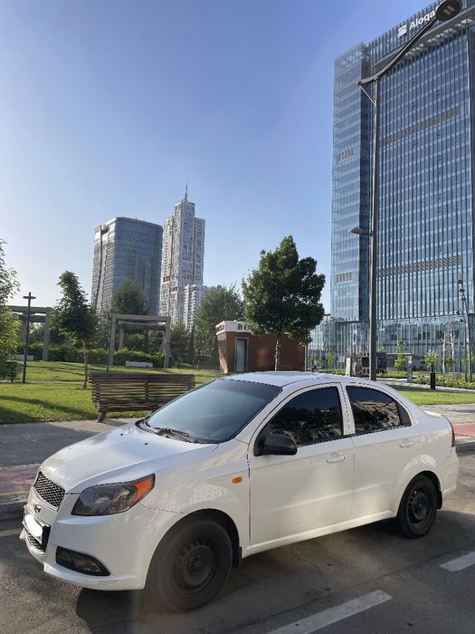 Srochni nexia 3 sotiladi