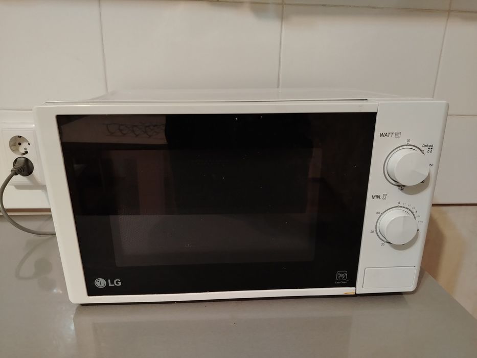 Продам микроволновую печь