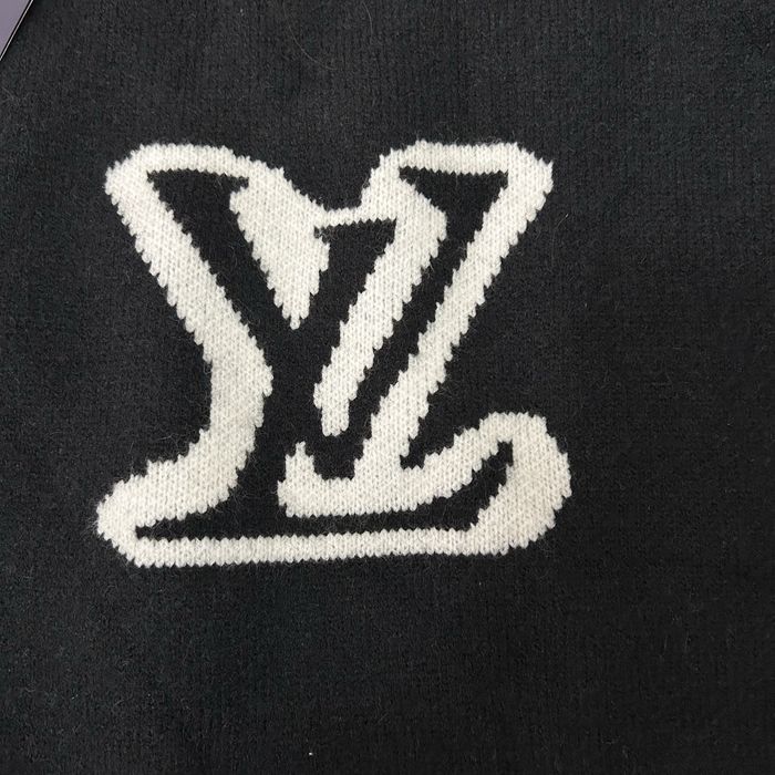 Pulover Louis Vuitton negru pufos – mărimea S | nou cu etichetă