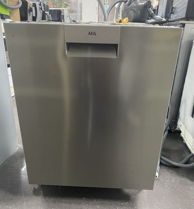 Съдомияла за полувграждане 59 см. AEG