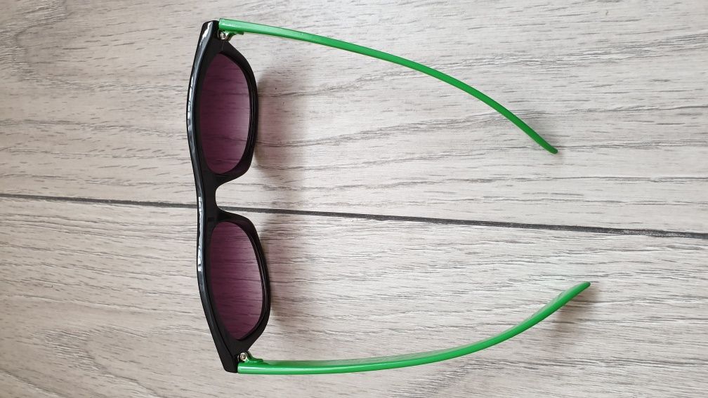 Ochelari soare negru cu verde, funky