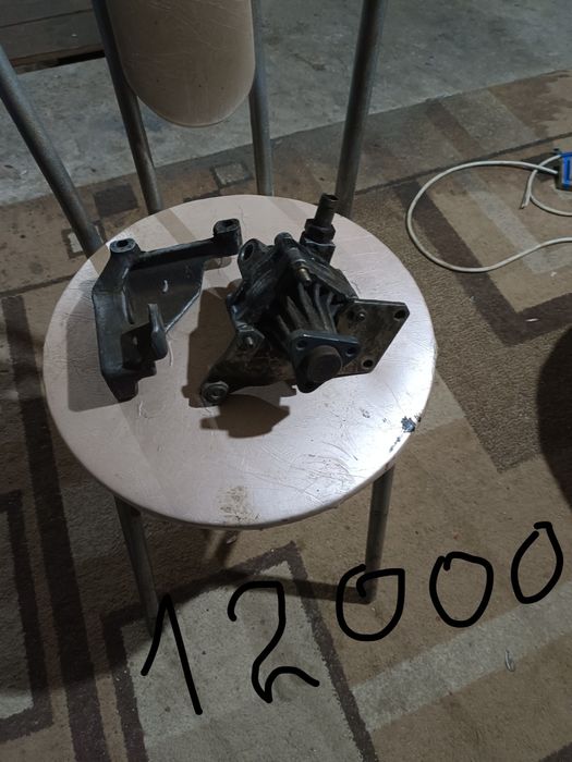 Продам запчасти Ауди в 4