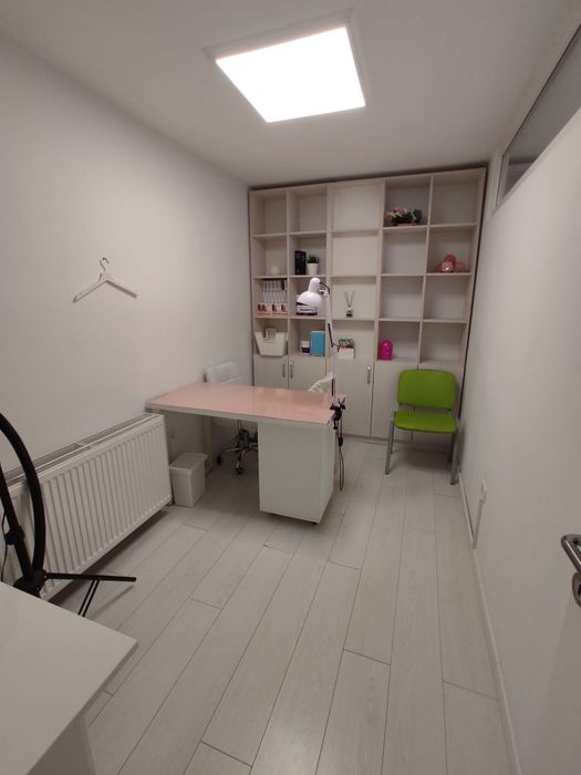 Se vinde afacere cu portofoliu de clienti.Salon de cosmetica .