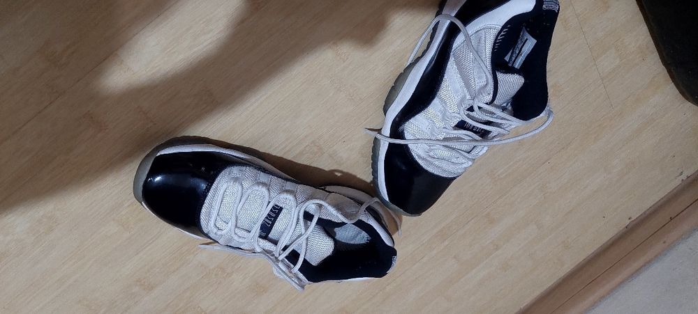 Air Jordan 11 Retro Low BG sneakers