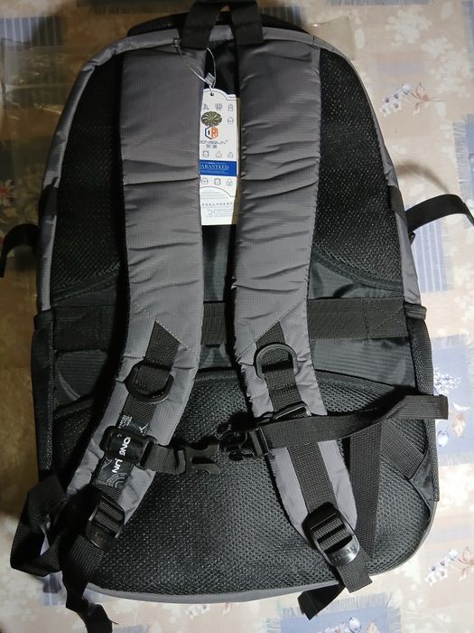 Рюкзак серого цвета для школы, для спорта