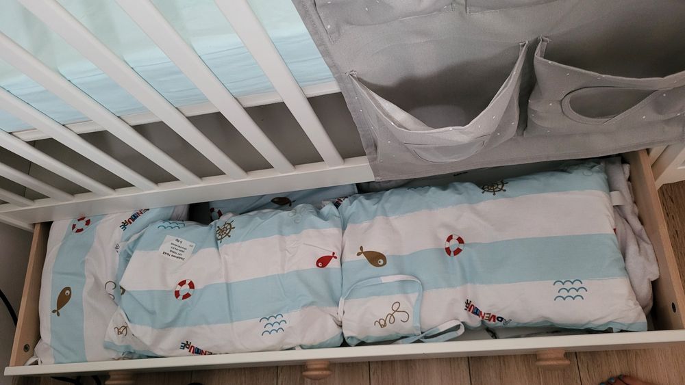 Patut bebe+dulap depozitare si suport de infasat