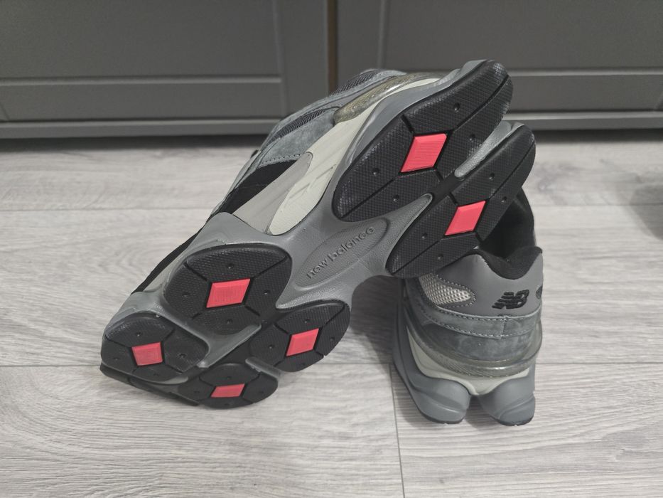 New balance 9060 nr 43 int 27,5 cm preț 350 lei