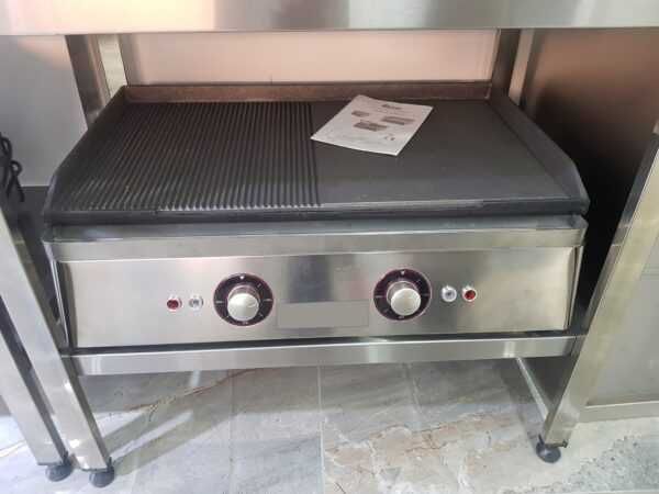 Grill electric de banc 700x500x240mm neted/striat 220V