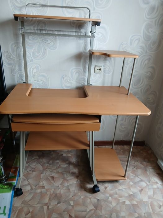 Компьютерный стол