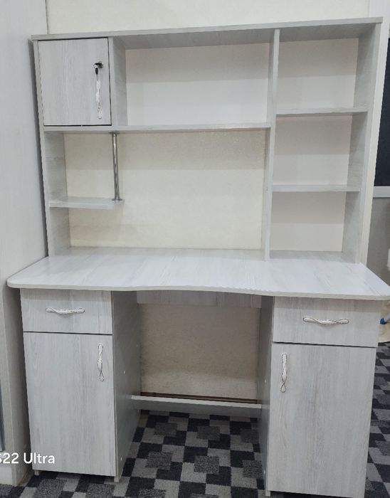 Письменный  стол