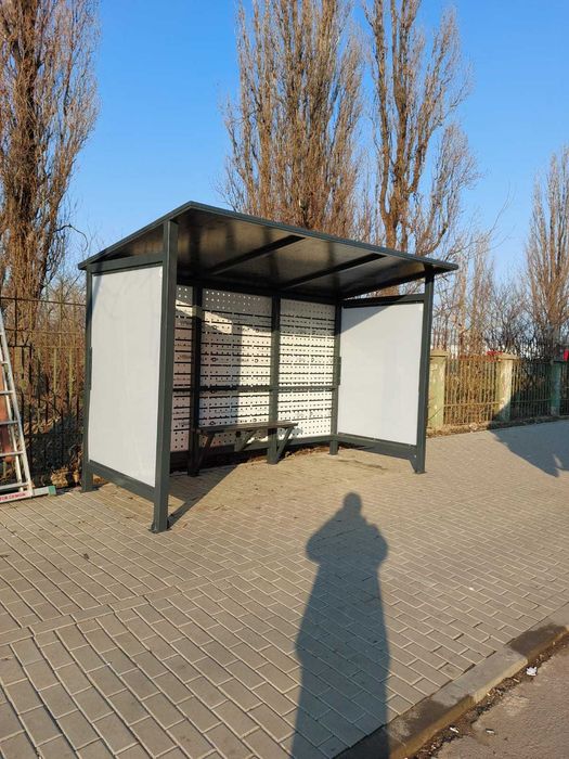 Stații de autobuz mobilier stradal
