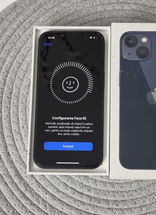 iPhone 13 Negru, 128 GB, impecabil, liber de retea, bateria 84%