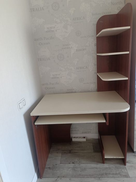 Парту, либо компьютерный стол продам недорого