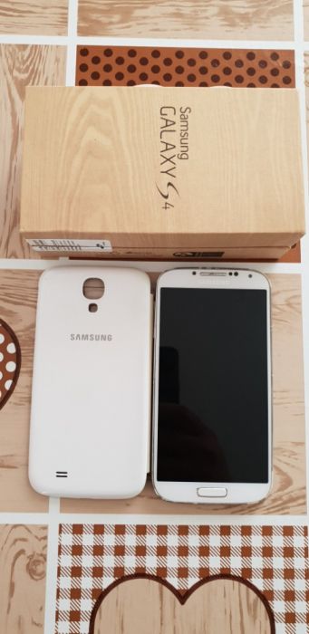 Samsung galaxy S4 și J5 2017