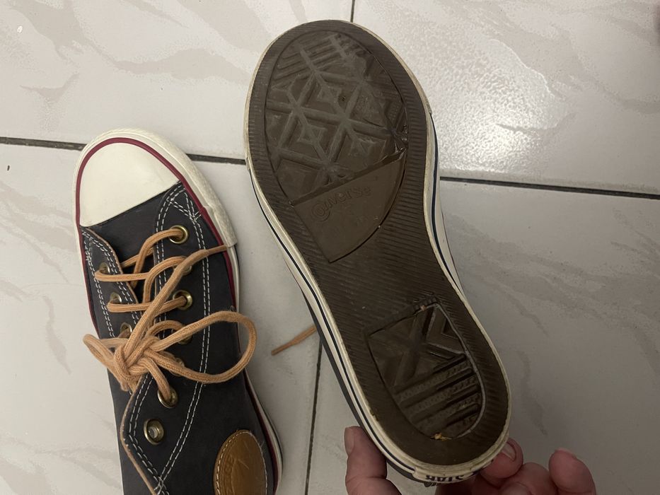 Tenesi Converse :)