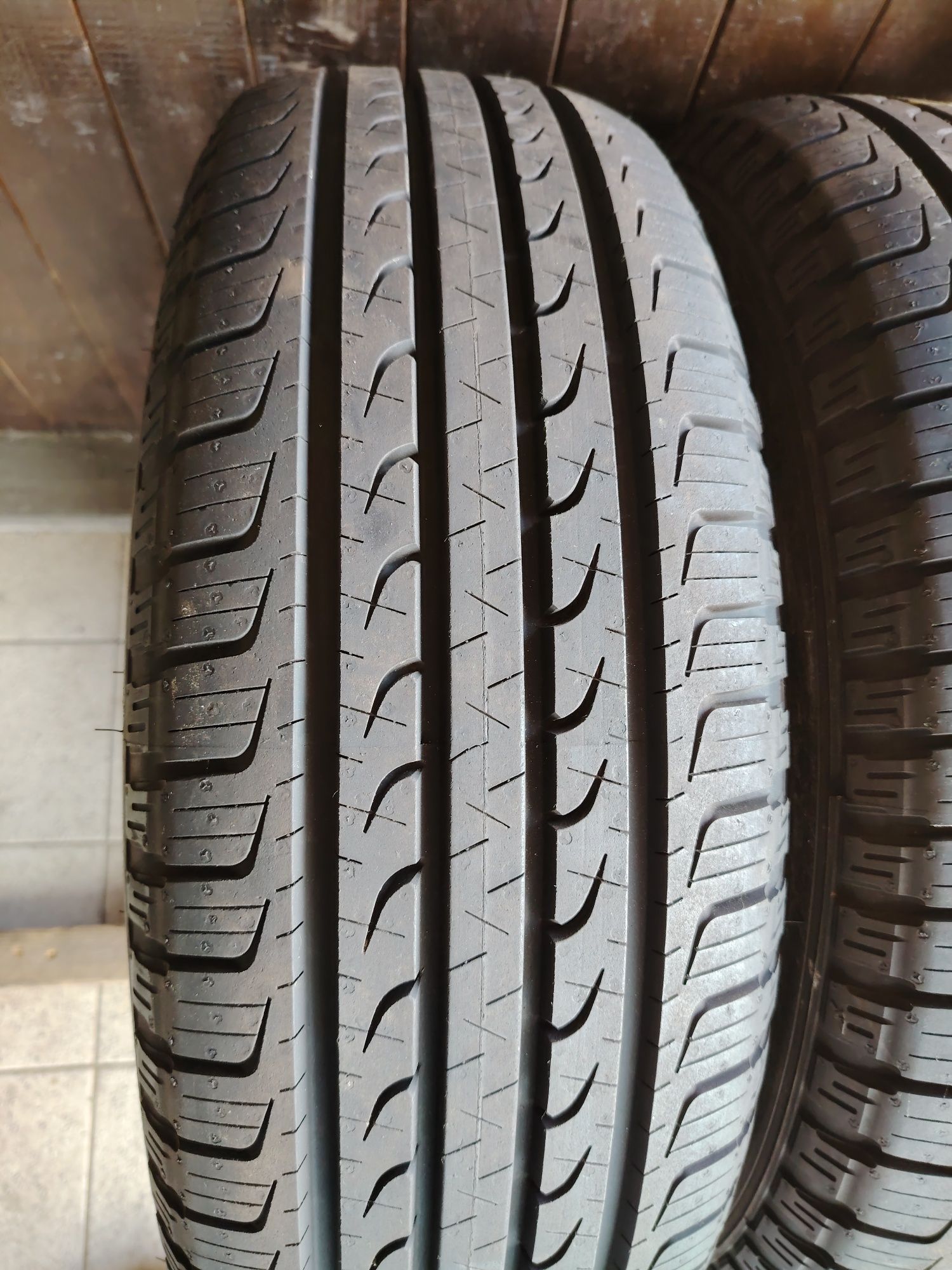 215/70 R16 Goodyear effiecientgrip că și noi Dot 2021