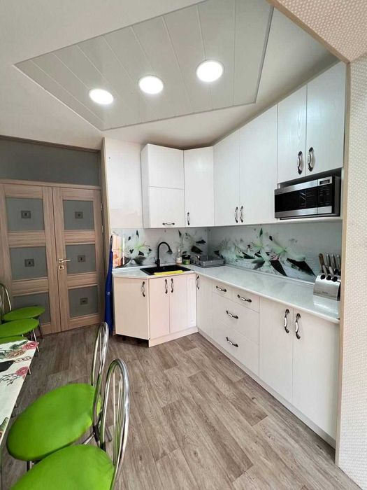 Юнусабад 3, 4/1/4 Продаётся квартира первая линия французская планиров