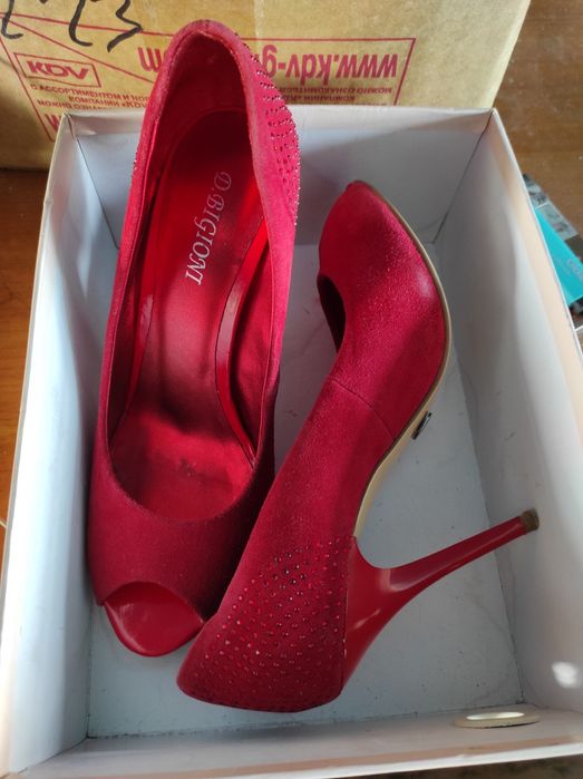 Продам туфли женские!