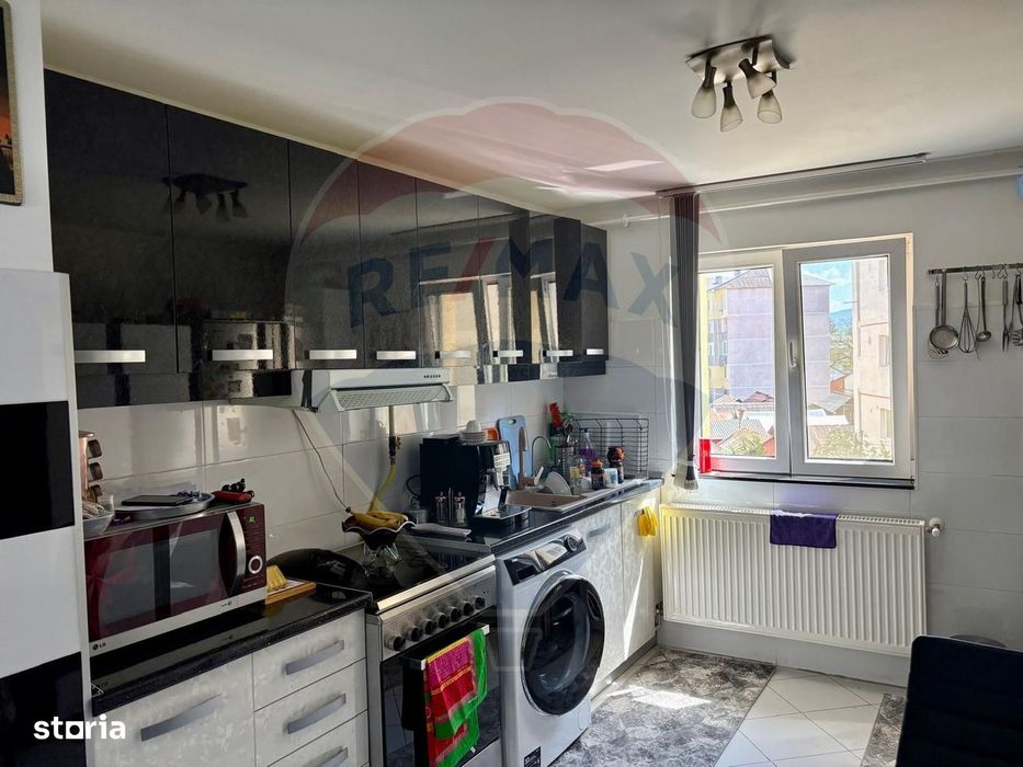 Apartament cu 4 camere de vânzare în zona Ultracentral