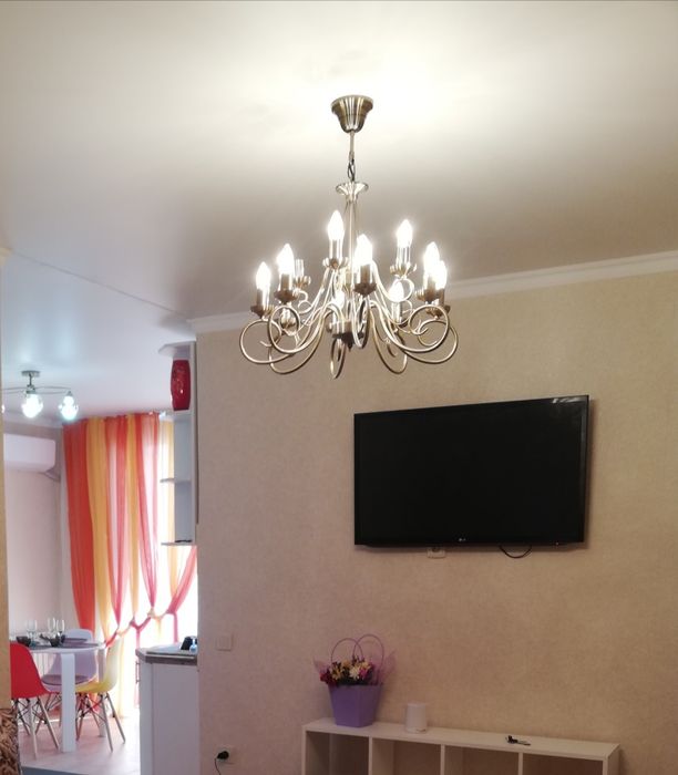 Люстра на 12 лампочек