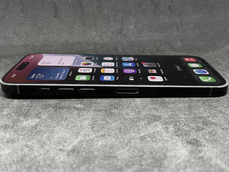 iPhone 16 Pro Max Black / 256GB / 100% Батерия / Като нов