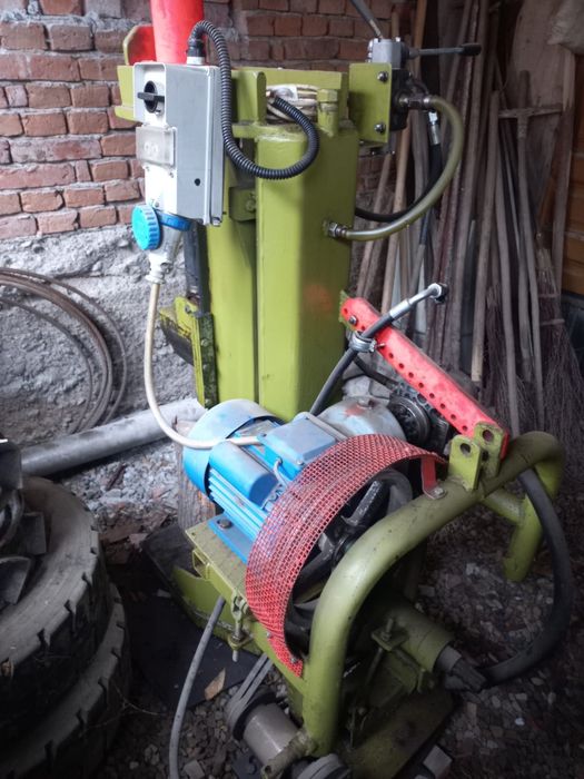 Vând crepator hidraulic