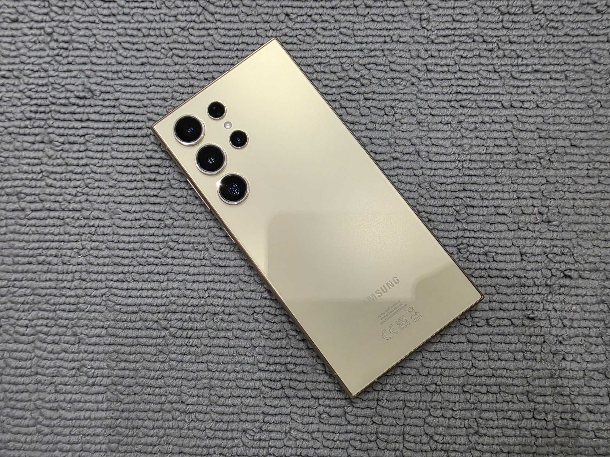 Samsung S24Ultra 512gb Titanium Yellow