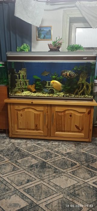 Аквариум заводской 280 л.