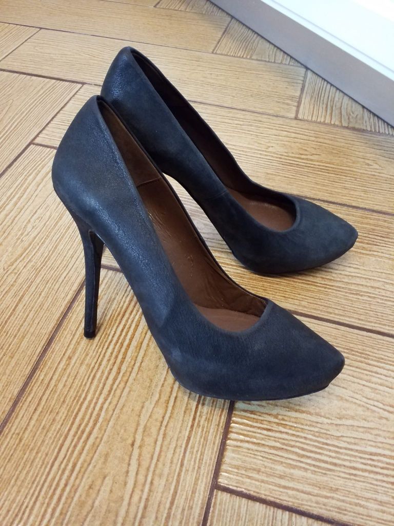 Pantofi mărime 38. Zara Woman.