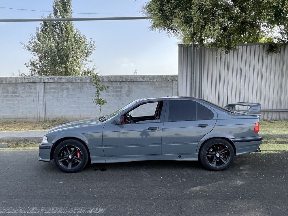 срочно продаю БМВ е36 320i