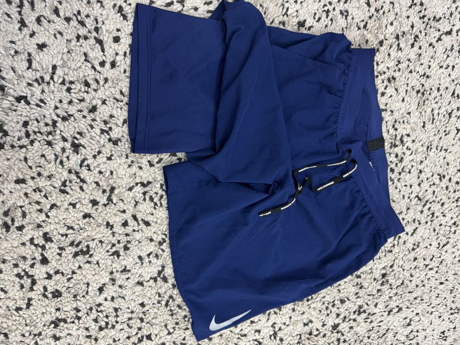 Къси панталони с клин NIKE.Размер M