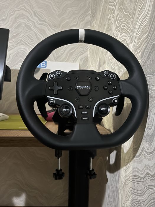 Игровой руль moza