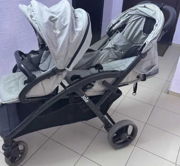 Срочно продам коляску двойную