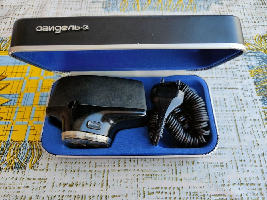 Aparat de ras electric rusesc