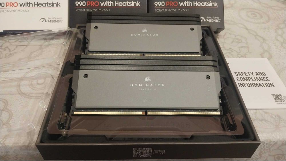 64GB 2 X 32 Оперативная память Corsair Dominator Titanium 6000MHz CL30