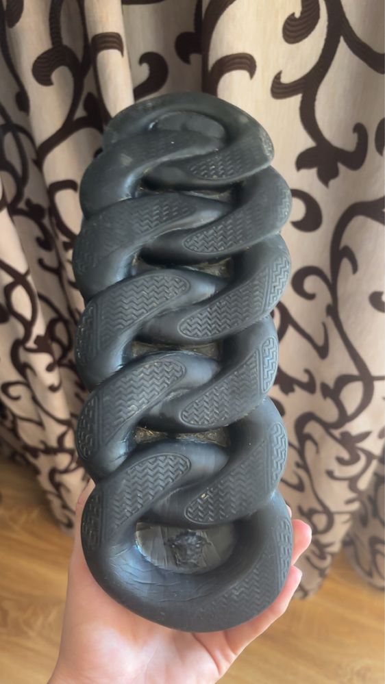 versace chain reaction