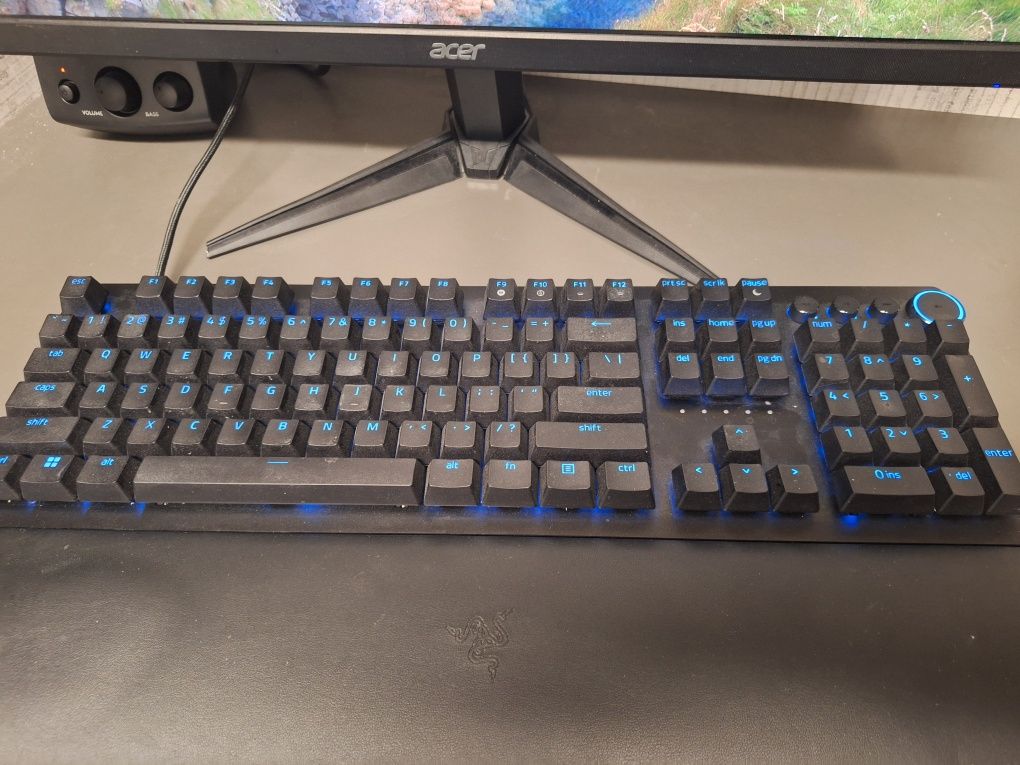 Клавиатурата Razer Huntsman V2 Pro