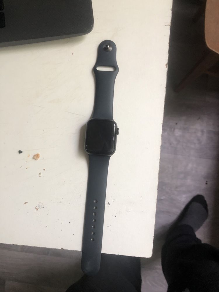 Продам apple watch срочно