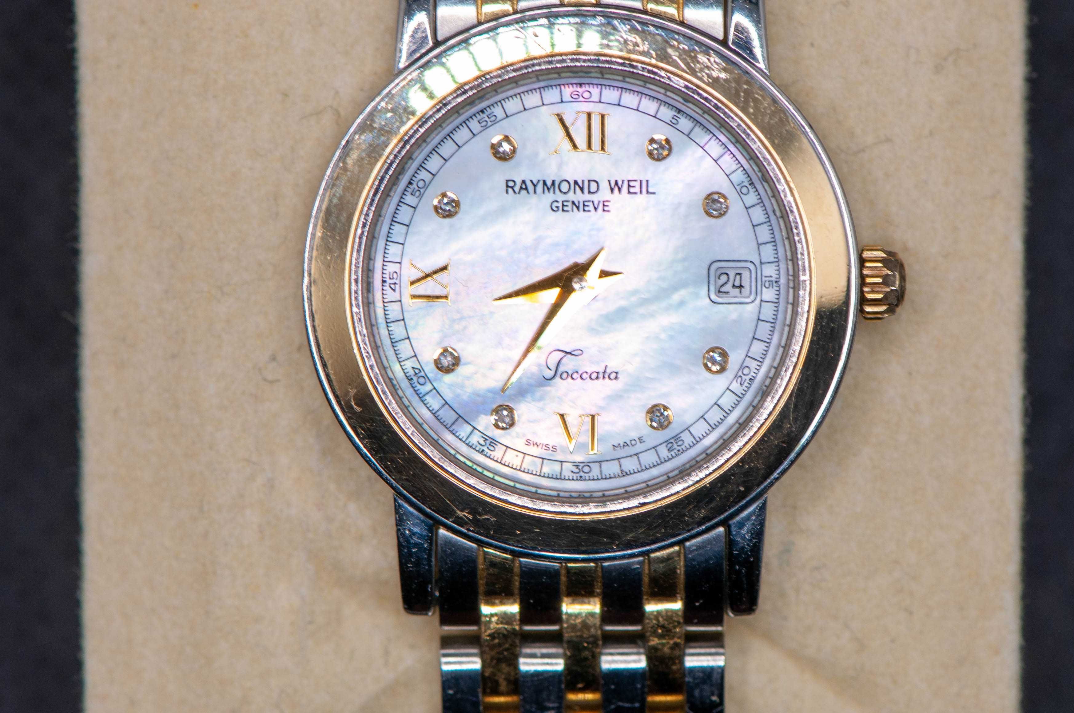 Швейцарски дамски часовник с диаманти  - Raymond Weil Toccata 5393